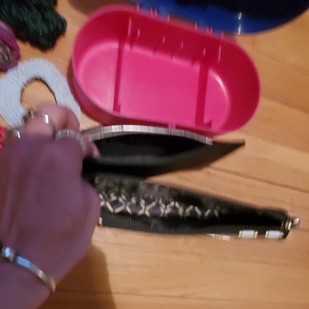 Makeup bag bundle - Picture 2 of 2